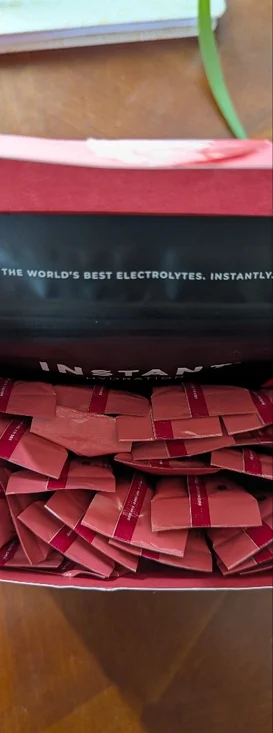 INSTANT Hydration Raspberry 28 + Sample Pack - Picture 2 of 4